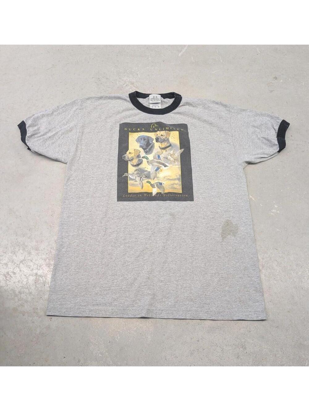 Vintage Ducks Unlimited Hunting Art Dog and Duck T-shirt